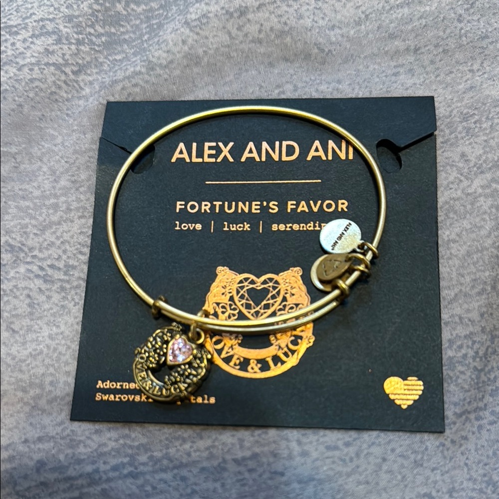 Alex and Ani Charm Bracelet Fortune’s Favor. Gold tone. Excellent condition. Box